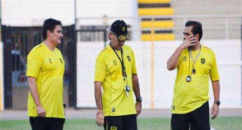 بالصور.. فيرسيري يقود تدريبات الاتحاد.. والفريق راحة يومان